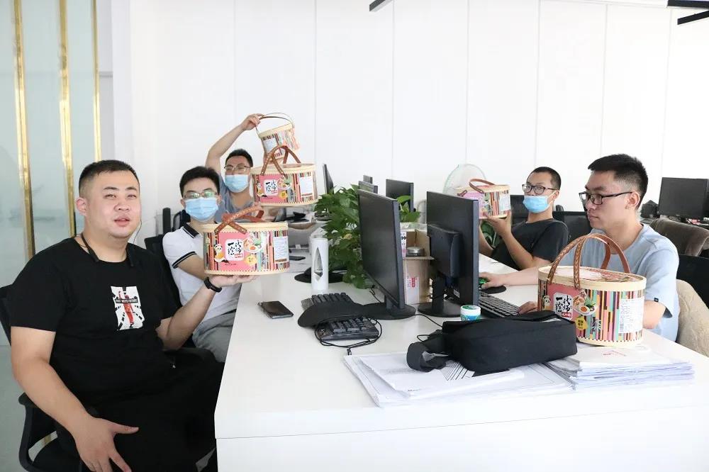 精品无码一区二区AV蜜桃设计 精品无码一区二区AV蜜桃设计